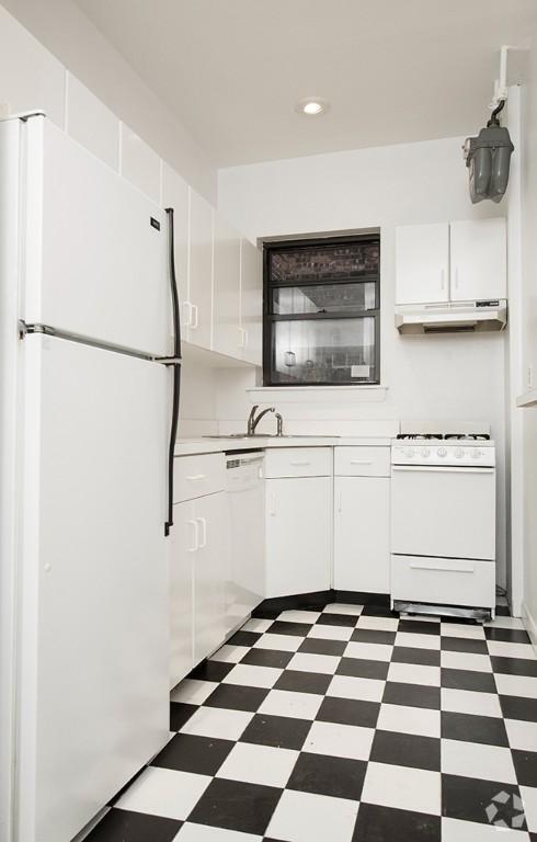 Building Photo - 157 E 89th St