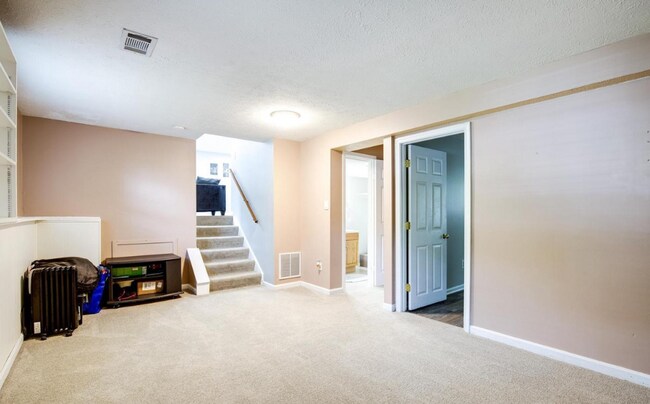 Building Photo - 15337 Edgehill Dr