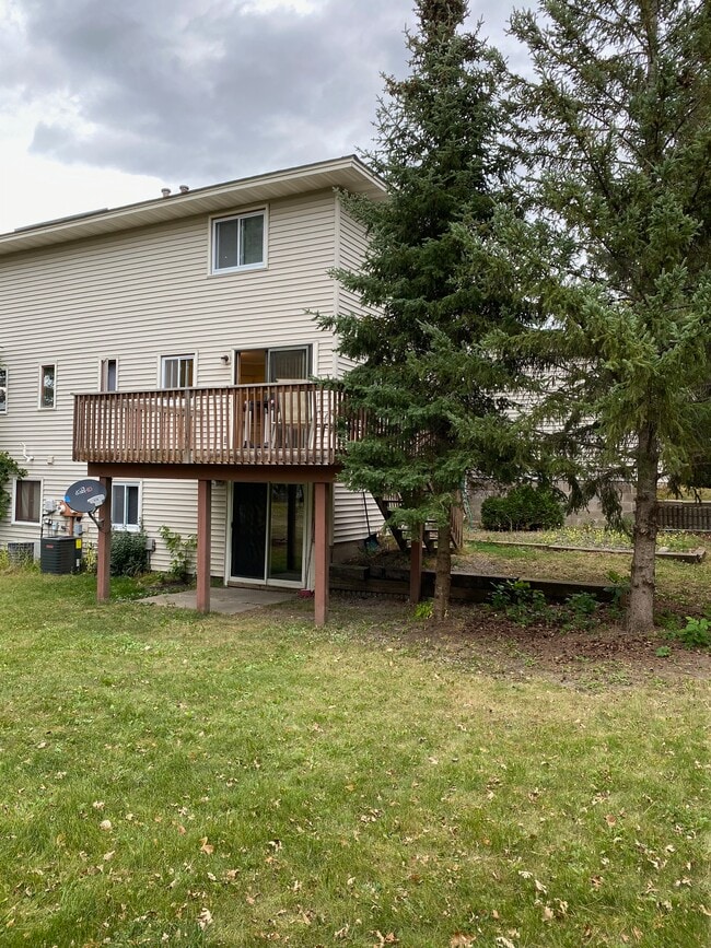 Building Photo - 8913 Forestview Ln N