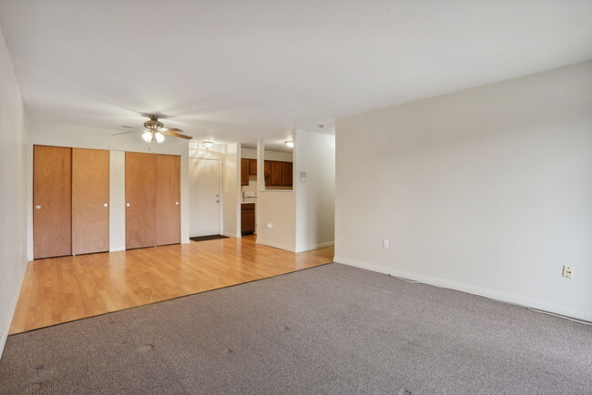 Foto del edificio - 2118 Cromwell Hills Dr