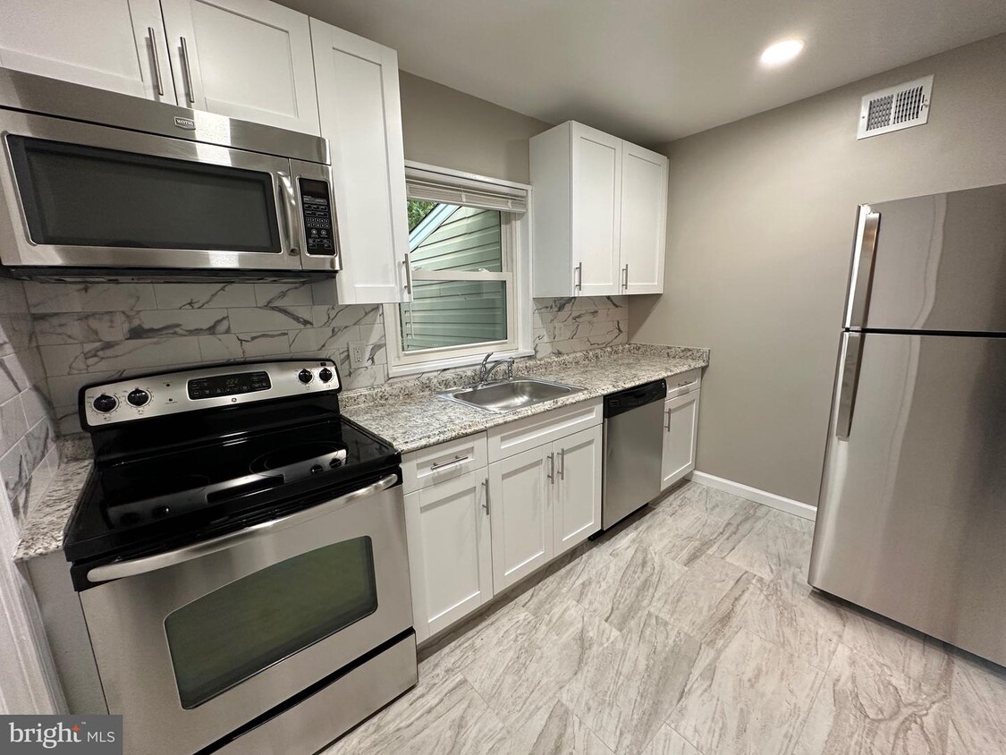 Foto principal - 3707 Harmon Ave