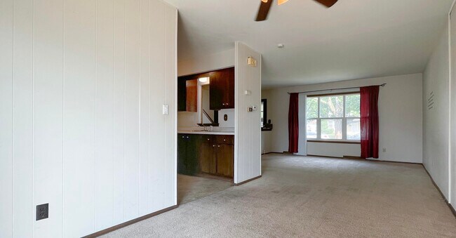 Foto del edificio - 6451 N 73rd St
