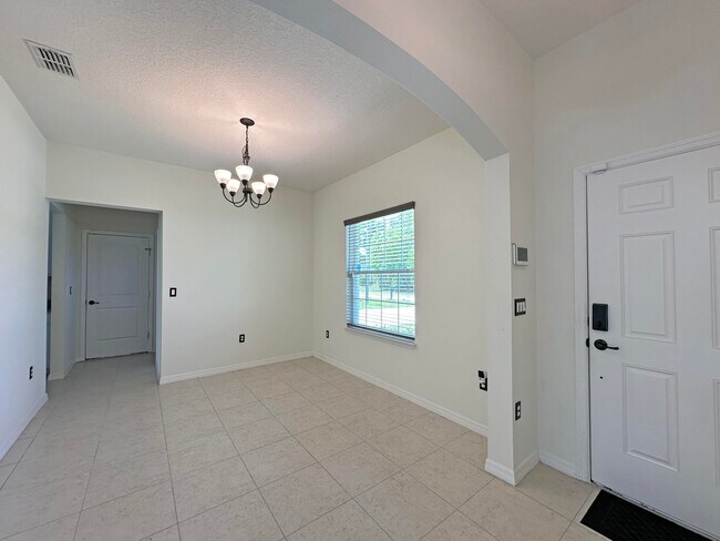 Foto del edificio - 6700 NW Omega Rd