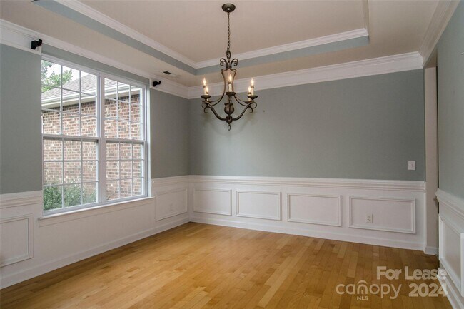 Foto del edificio - 10007 King George Ln