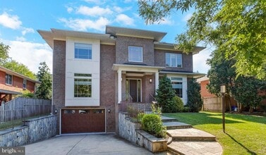 7607 Newmarket Dr