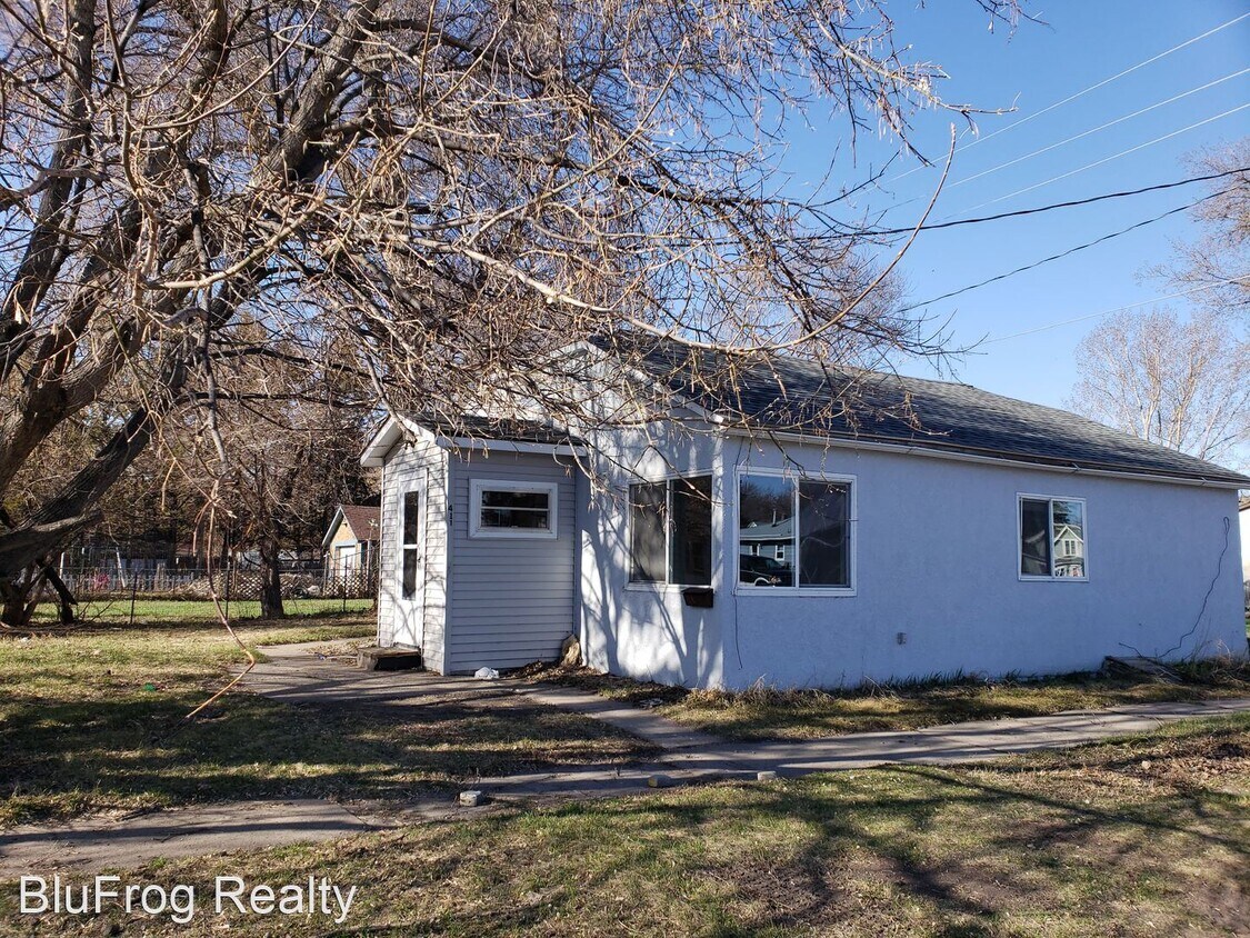 Primary Photo - 3 br, 1 bath House - 411 4th St NW