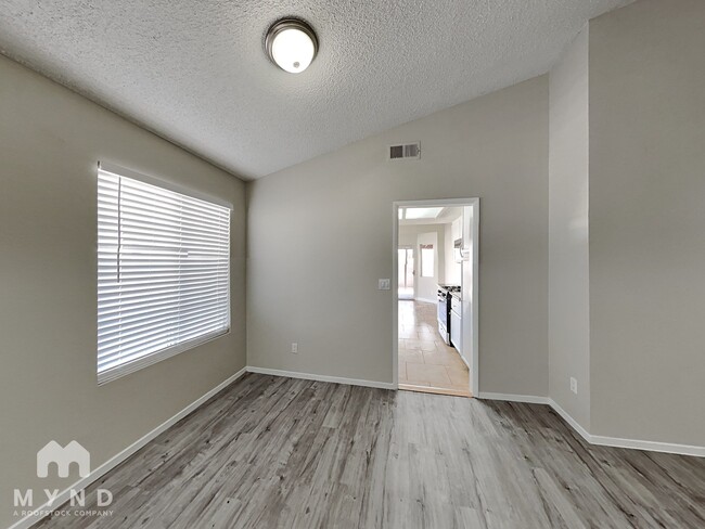 Foto del edificio - 1508 Sapphire Springs Cir