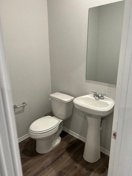 Foto del edificio - 26010 Emory Holw Dr