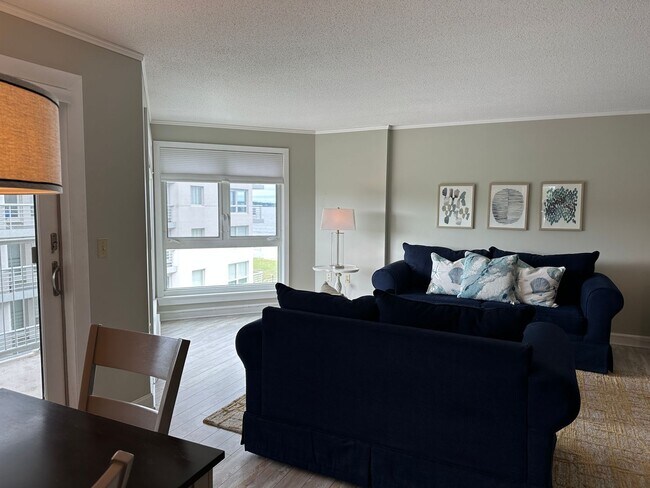 Building Photo - Furnished Ocean Front 2Bed 2Bath Winter Re...