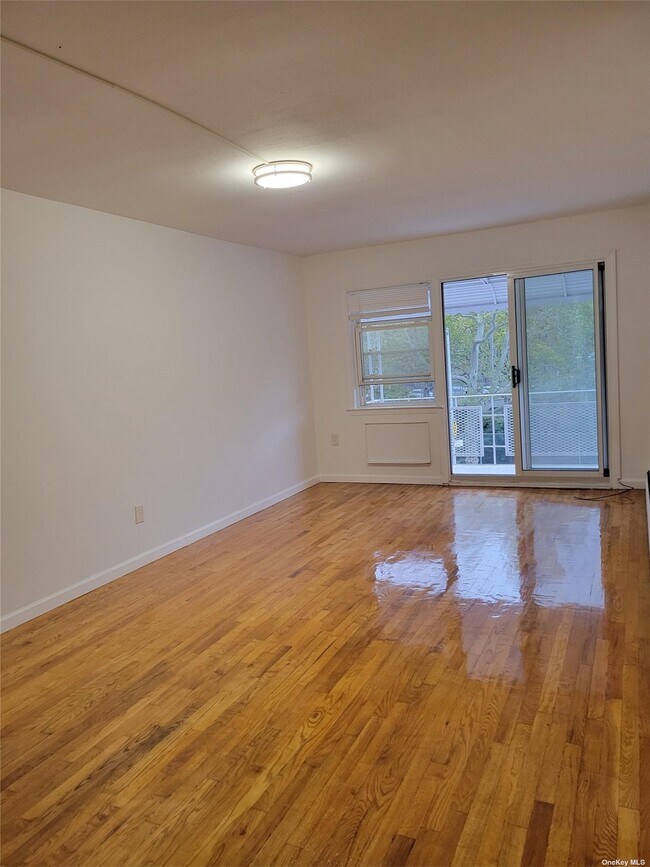 Foto del edificio - 150-58 71st Ave