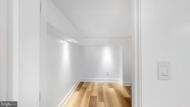 Building Photo - 651 N 16th St