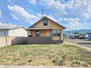 Building Photo - 1802 Cove Ave