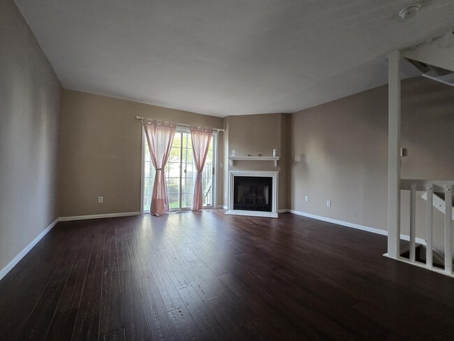 Building Photo - 5690 Kilbury Ln