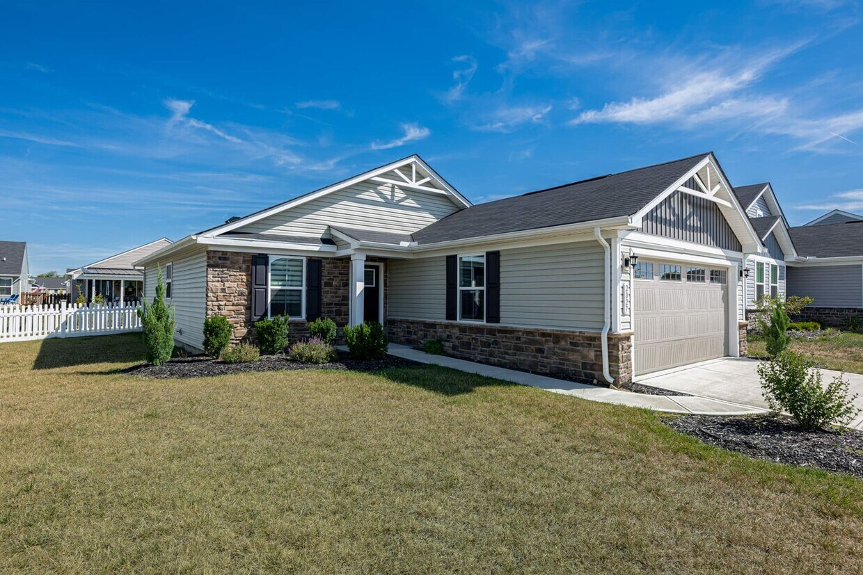 Foto principal - Gorgeous Newer Home in New Development