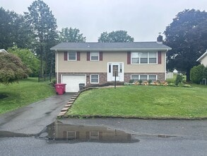 Building Photo - 14 E Glen Tilt Ave