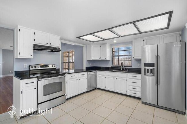 Foto del edificio - 8527 Sparrowhawk Ct