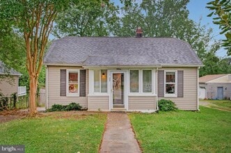 Building Photo - 1009 Tyler Ave