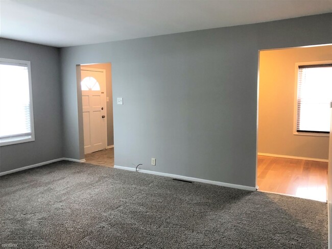 Building Photo - 3 br, 1 bath House - 117 Deer Path