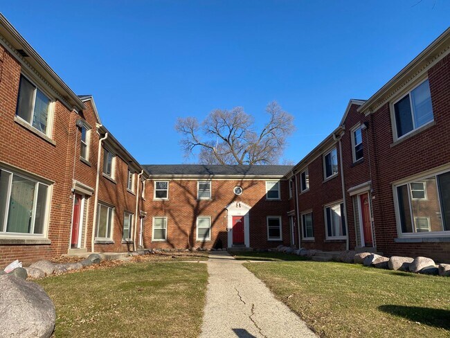 Building Photo - 7220 W Burleigh St