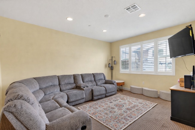 Building Photo - 306 Calle Rayo