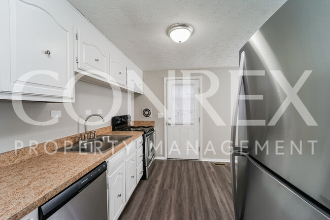 Building Photo - Adorable 3 Bedroom