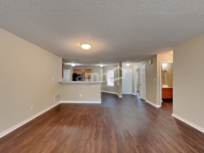 Foto del edificio - 5833 Cabot Dr