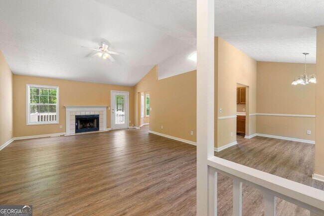 Building Photo - 10660 Plantation Dr