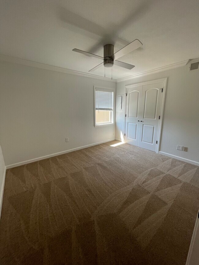 cama 2 arriba - 114 Orleans Oak Ln