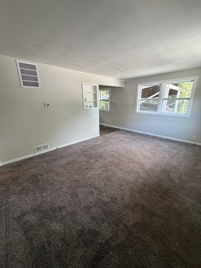 Building Photo - 2118 Ferrol St