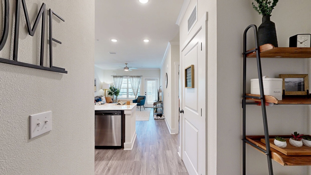 Photo - The Retreat East Apartments