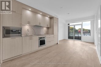 Building Photo - 259 The Kingsway