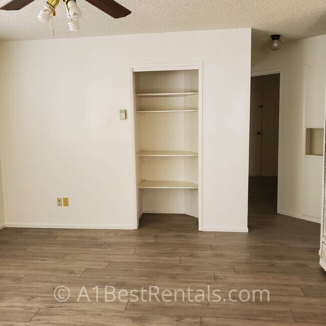 Building Photo - 5355 Yosemite Blvd