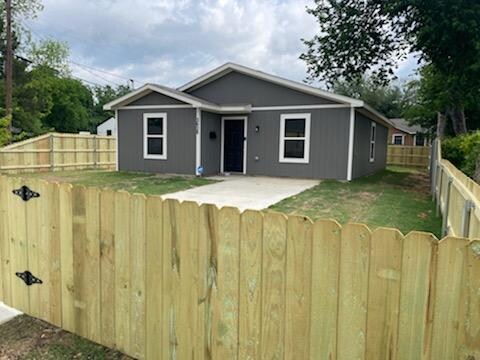 Building Photo - 2628 Lagow St