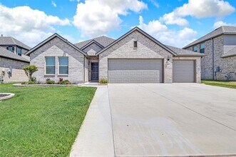 Building Photo - 1137 Chandler Dr