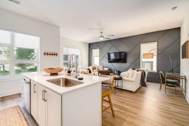 Foto del edificio - Fully Furnished near Soccer stadium