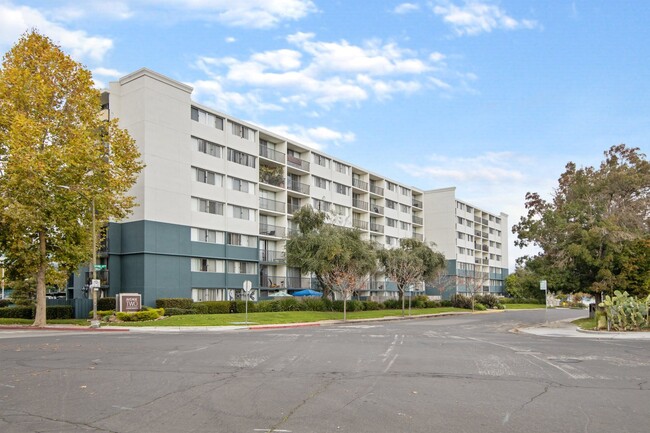 Foto del edificio - Avenue Two Apartments