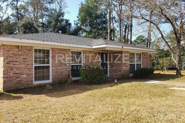 Foto del edificio - Beautiful 4 Bed 2 Bath Home in Daphne!!