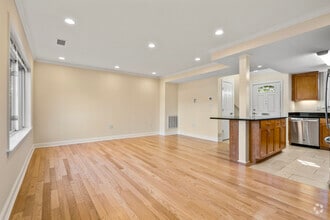 Building Photo - 154 Thornton Rd