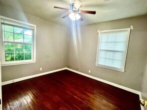 Building Photo - 1925 14th Ave N