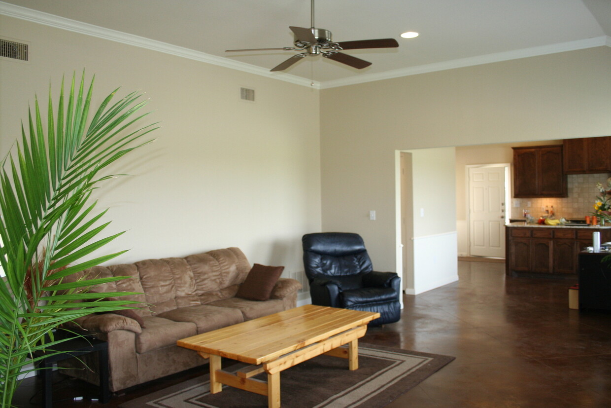 Primary Photo - Duplex
