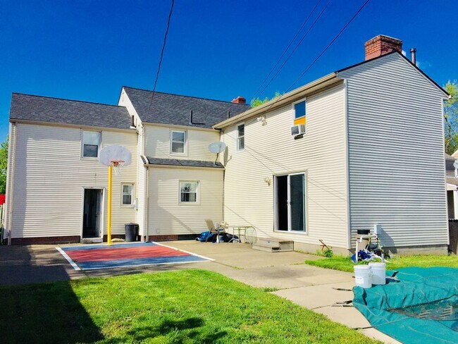 Foto del edificio - 4 Bedroom Home with Swimming Pool