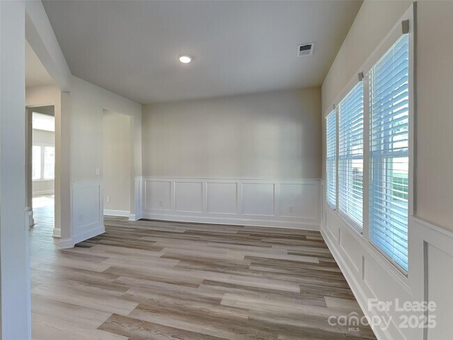 Foto del edificio - 212 Queenshall Rd