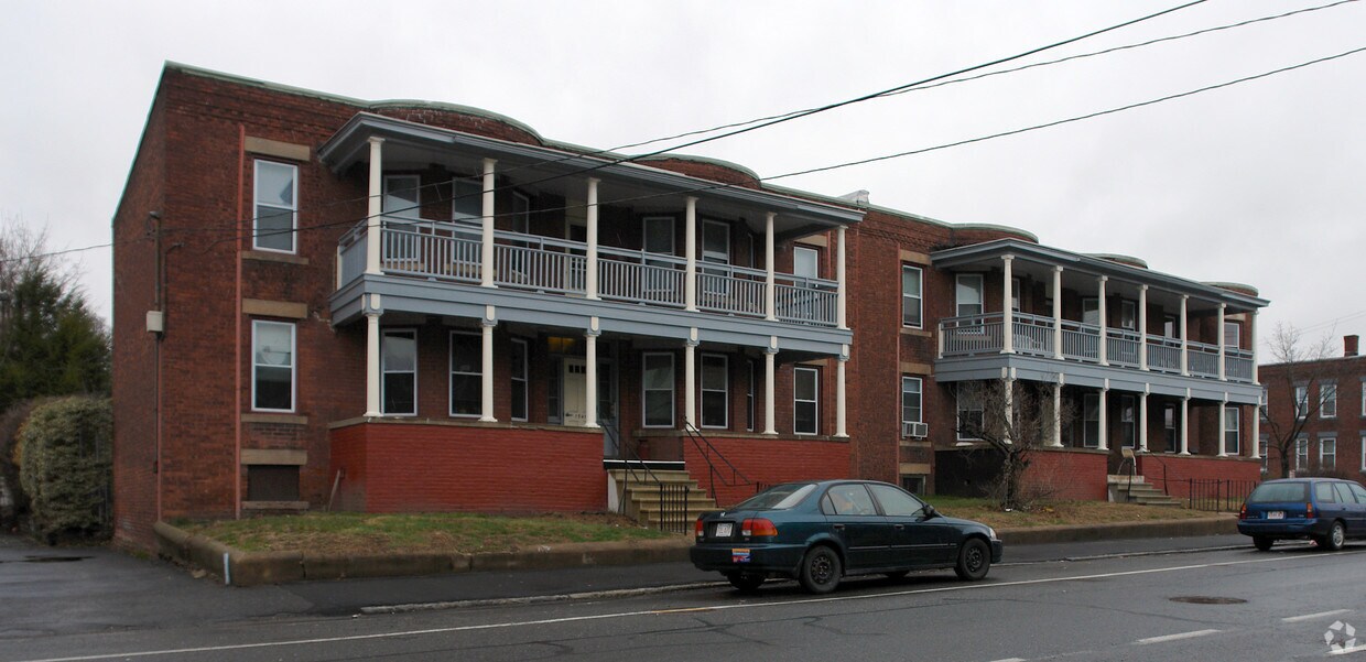 Building Photo - 1335 Dwight St