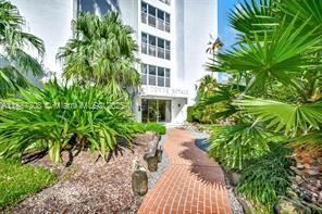Foto del edificio - 17800 Atlantic Blvd