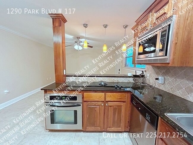 Building Photo - 1290 Park Blvd