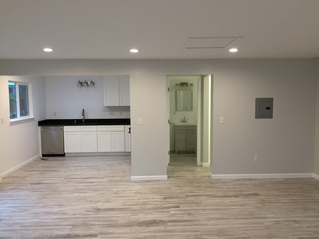 Building Photo - 7700 Devon Ct