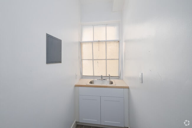 Estudio - 700 pies cuadrados - Arlington Apartments