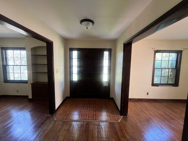 Foto del edificio - 1220 Ravinia Rd
