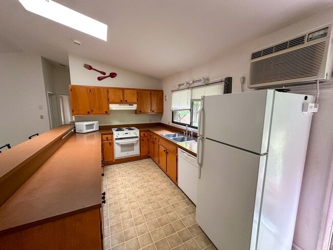 Building Photo - Lake Monticello 3bed/2Bath Rental