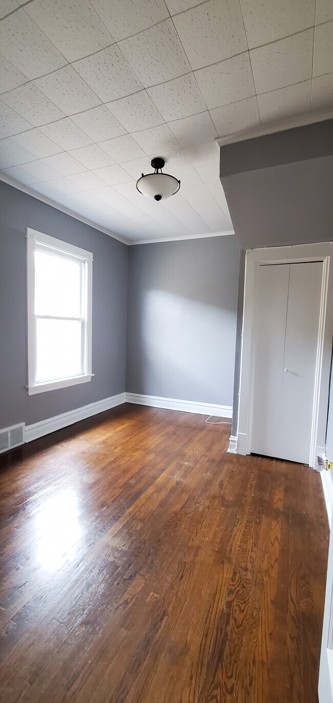 Bedroom 2 - 5816 N Rockwell St